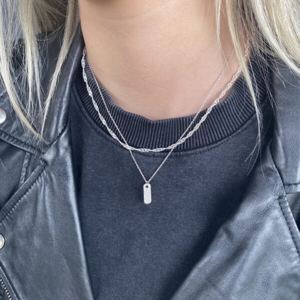 Seville Jewelry sølv halskæder med aflang plade vedhæng med zirkonia sten og singapore halskæde
