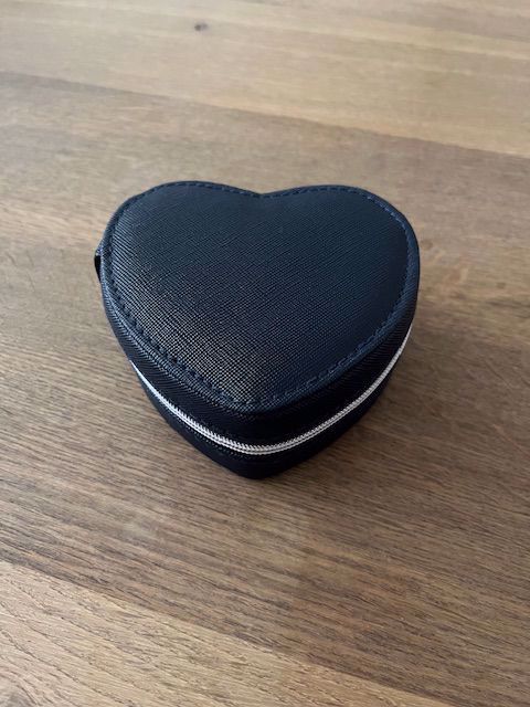 Smykkeskrin hjerte i mørkeblå 0x9,5x4,5cm - LYSH212/B