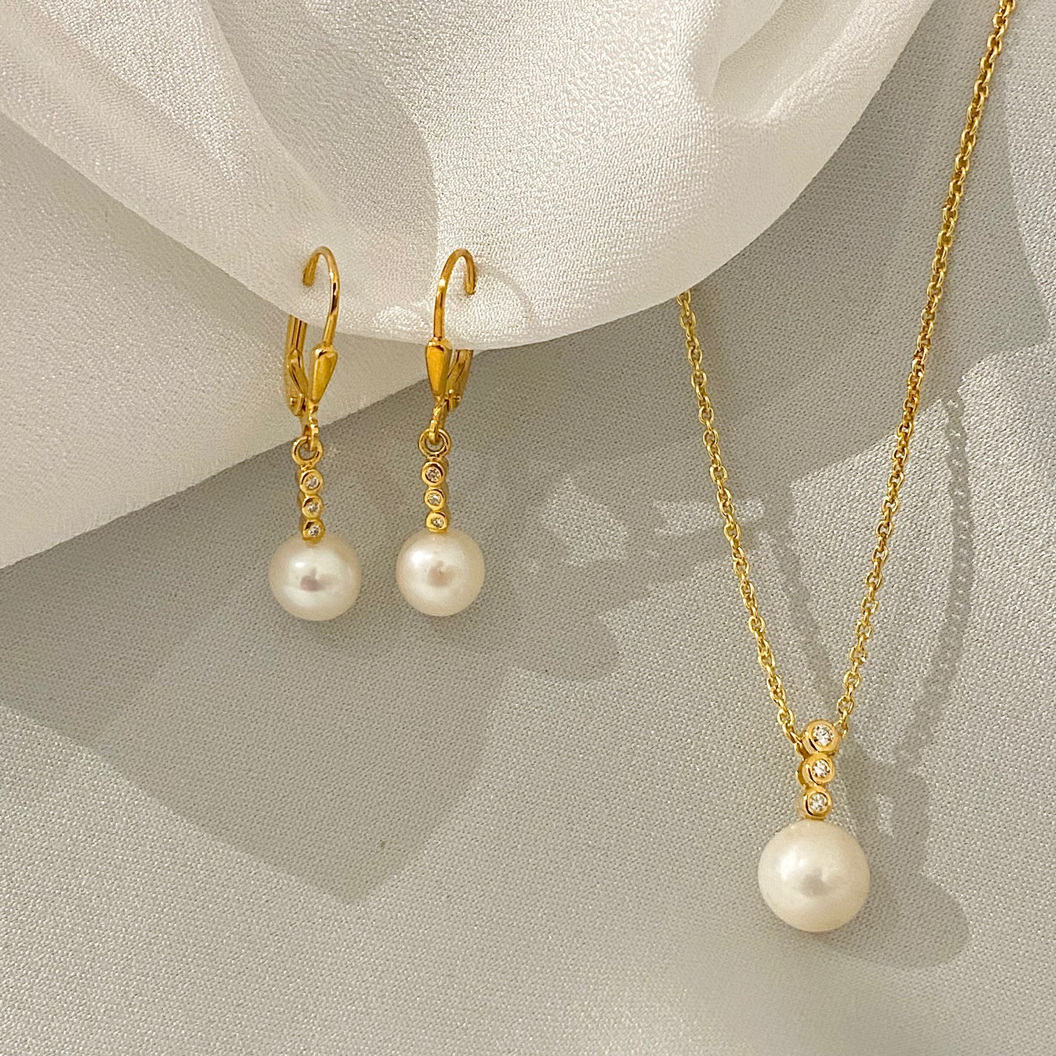 Perle øreringe m. zirkonia sten 8kt guld - 8308/5/08 - Billede 2