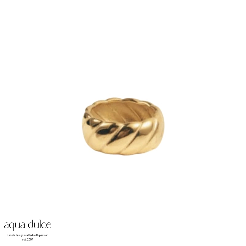 Lined Wide Ring - Bay By Aqua Dulce