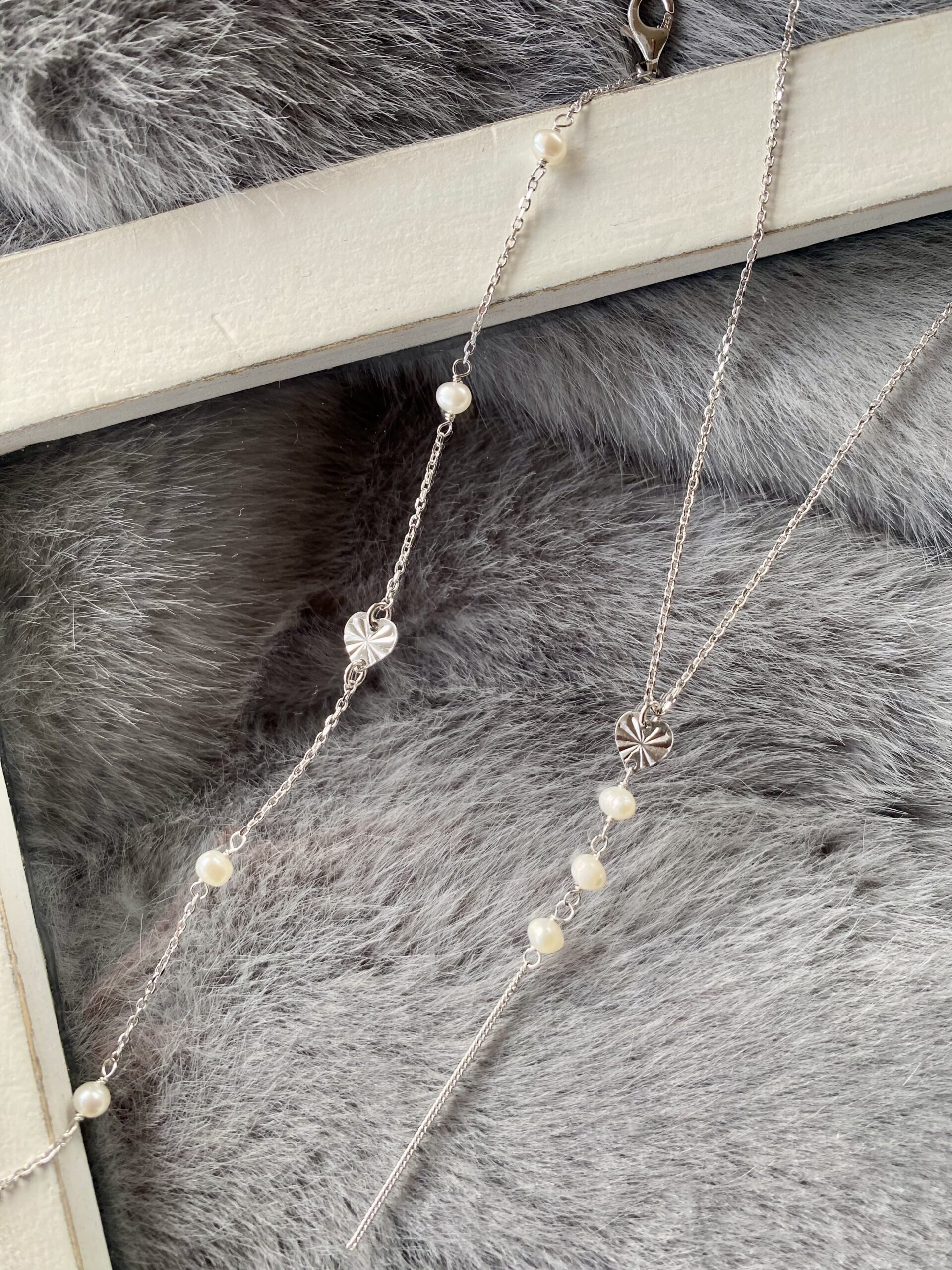 Armbånd Viola plissé hjerte og ferskvandsperler - Seville Jewelry 81048 - Billede 2