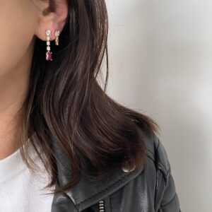 Forgyldte øreringe med pink og klar zirkonia – Seville Jewelry