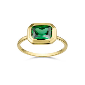 Forgyldt ring med grøn emerald‑cut sten – Seville Jewelry