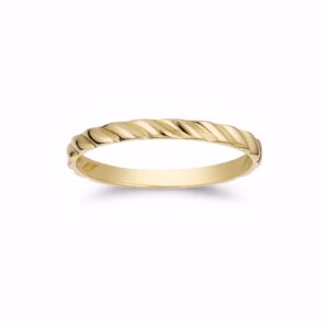 Smal ring i 8 kt guld med snoet design – Guld & Sølv Design