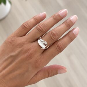 Rhodineret sølv ring i organisk design – Guld & Sølv Design
