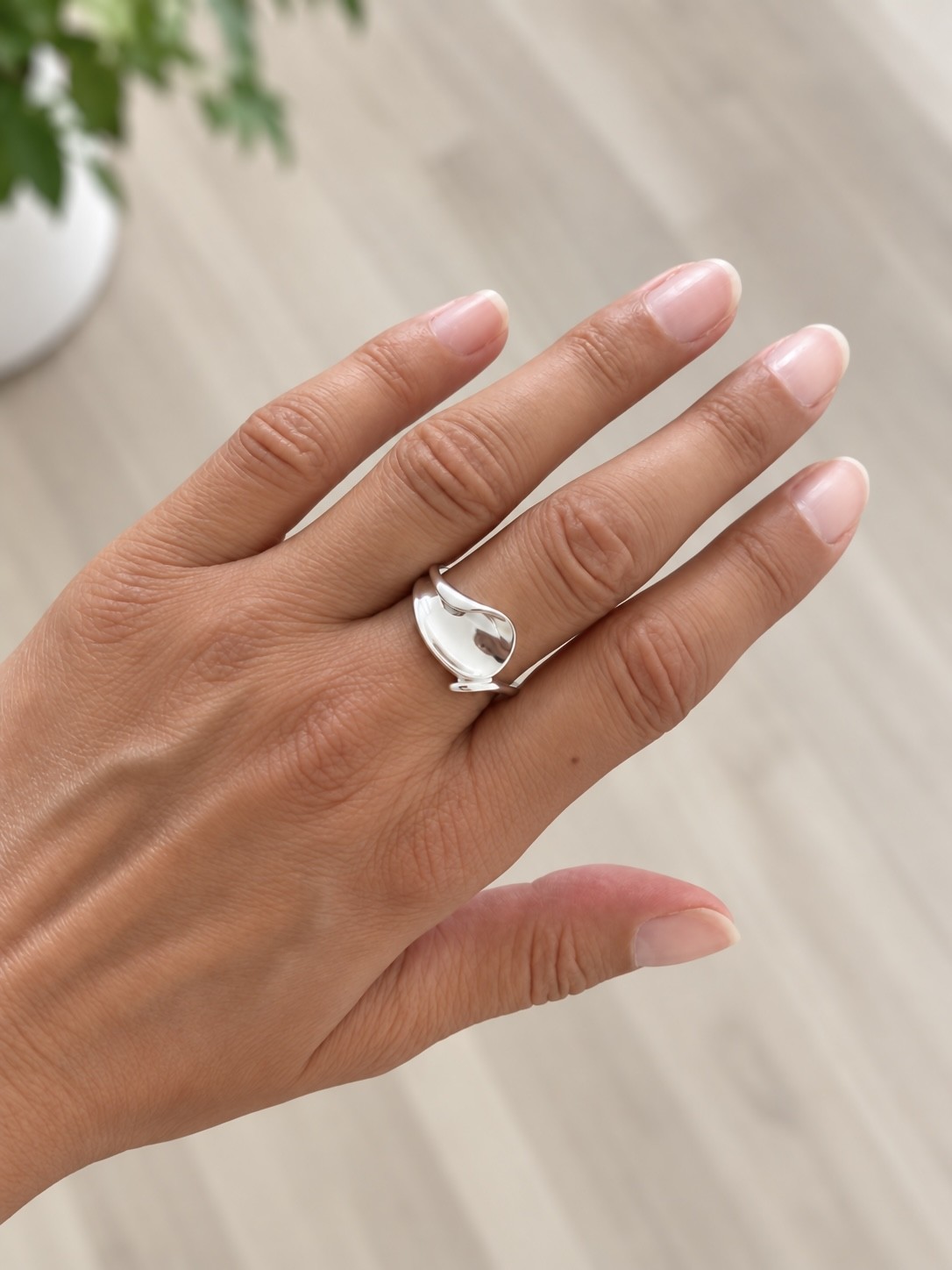 Rhodineret sølv ring i organisk design – Guld & Sølv Design - Billede 2