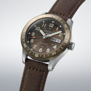 Seiko 5 Sports Field Automatic herreur med brun urskive og nylonrem – HDB009K1